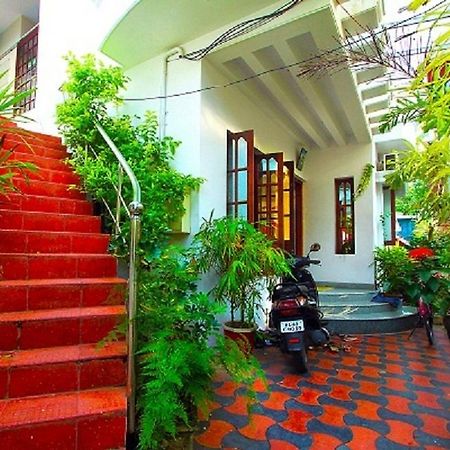 Christville Kochi Extérieur photo